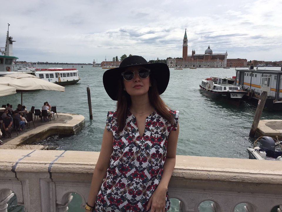 Areeba Habib's Captivating Clicks From Italy