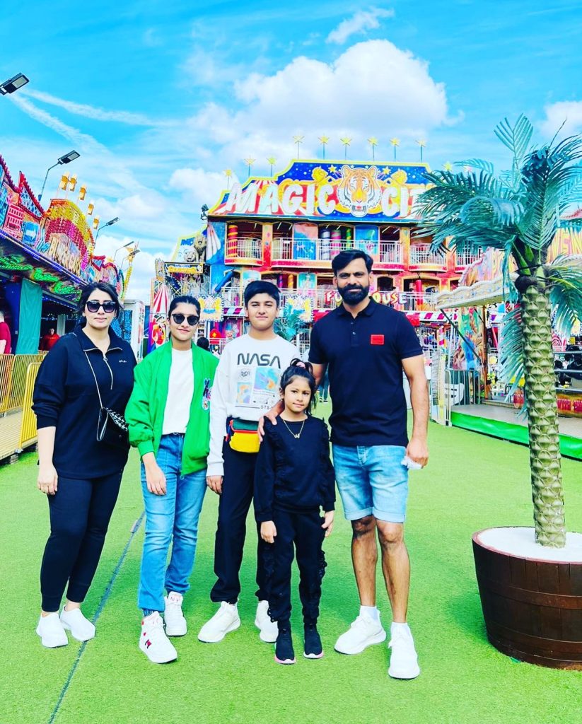 Mohammad Hafeez's Latest Family Pictures From London