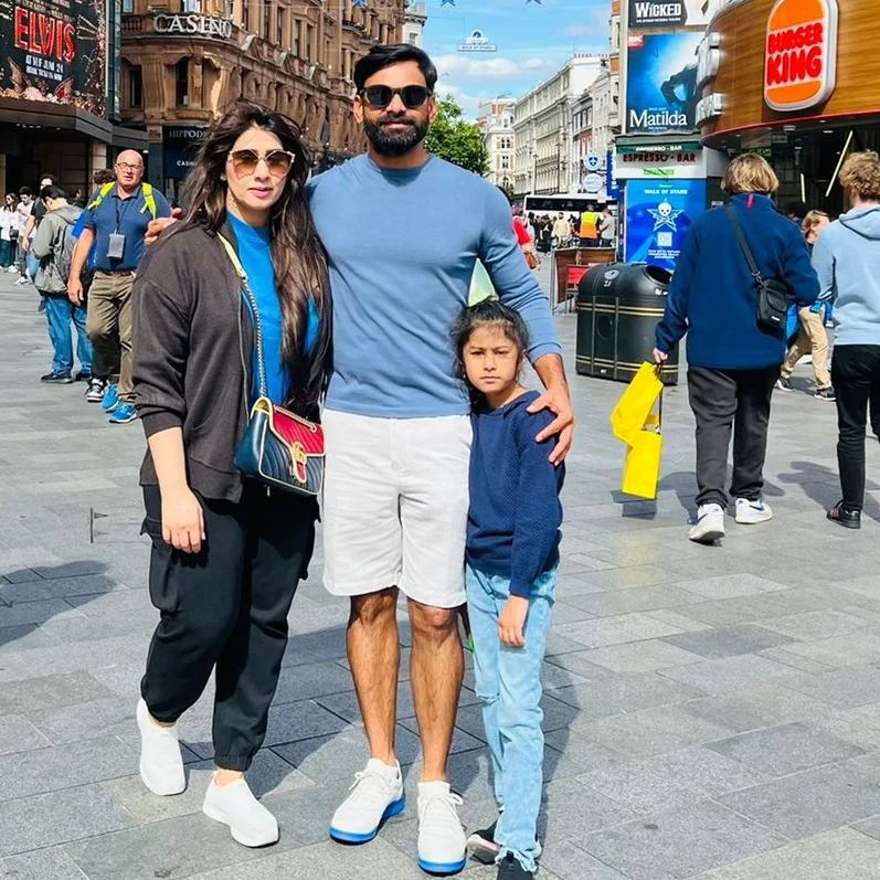 Mohammad Hafeez's Latest Family Pictures From London