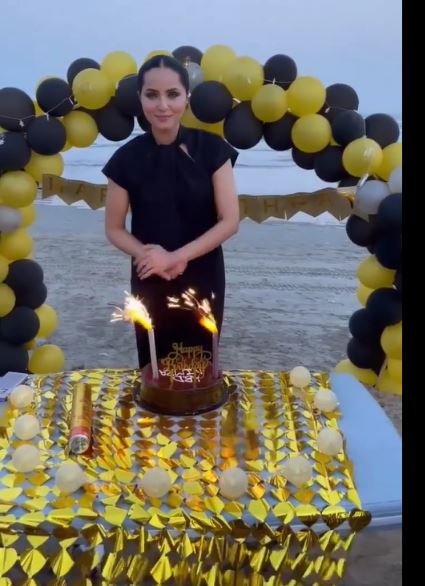 Nimra Khan's Birthday Celebration At Beach