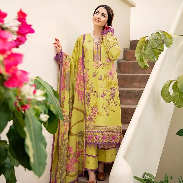 Rangrasiya Eid Collection'22 Featuring Yumna Zaidi And Meerub Ali