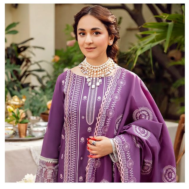 Rangrasiya Eid Collection'22 Featuring Yumna Zaidi And Meerub Ali