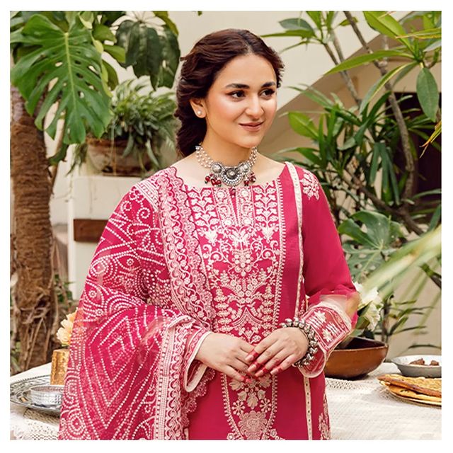 Rangrasiya Eid Collection'22 Featuring Yumna Zaidi And Meerub Ali