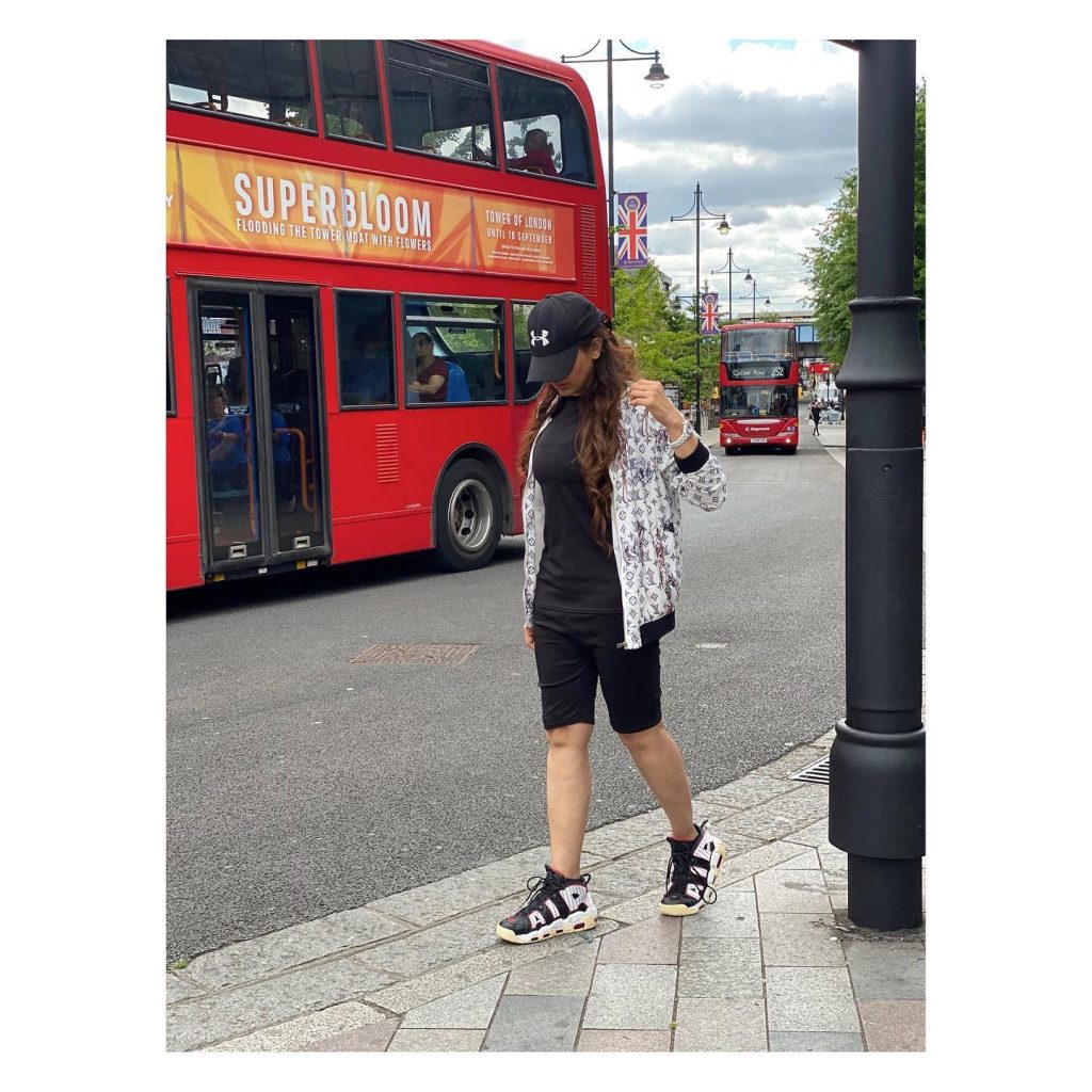 Sana Fakhar's Bewitching Family Clicks From London