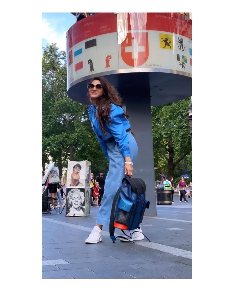 Sana Fakhar's Bewitching Family Clicks From London