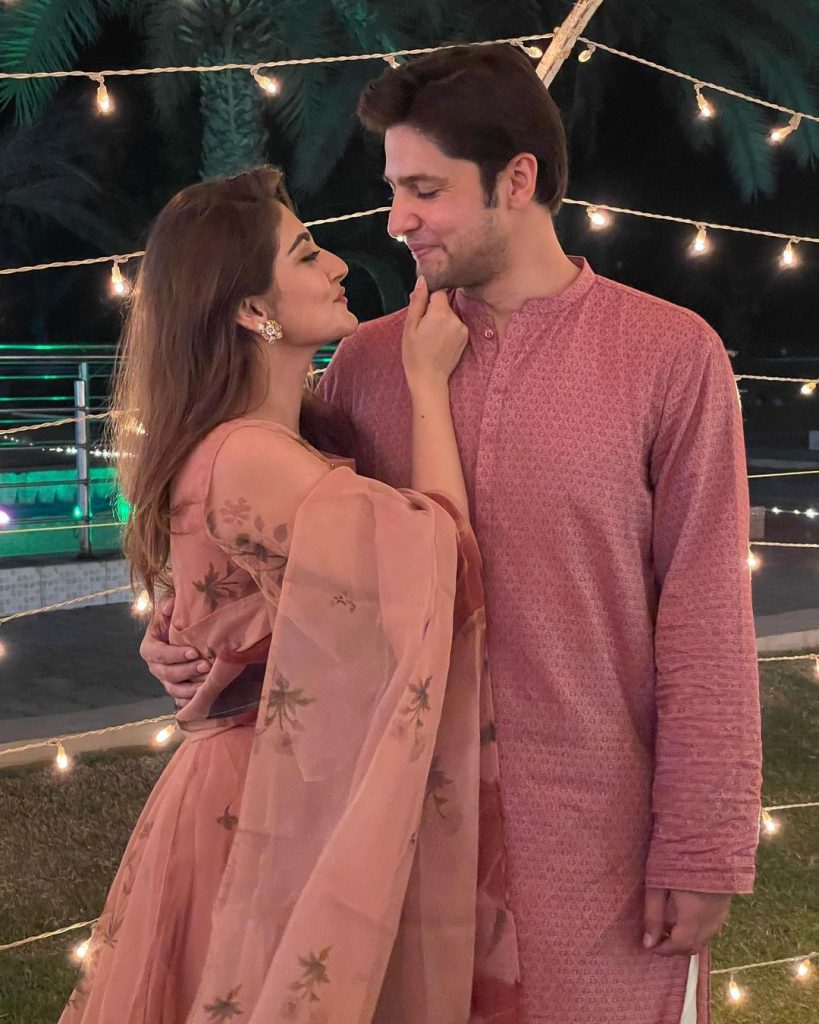 Netizens React To Hiba Qadir And Arez Ahmed's Twinning Moment