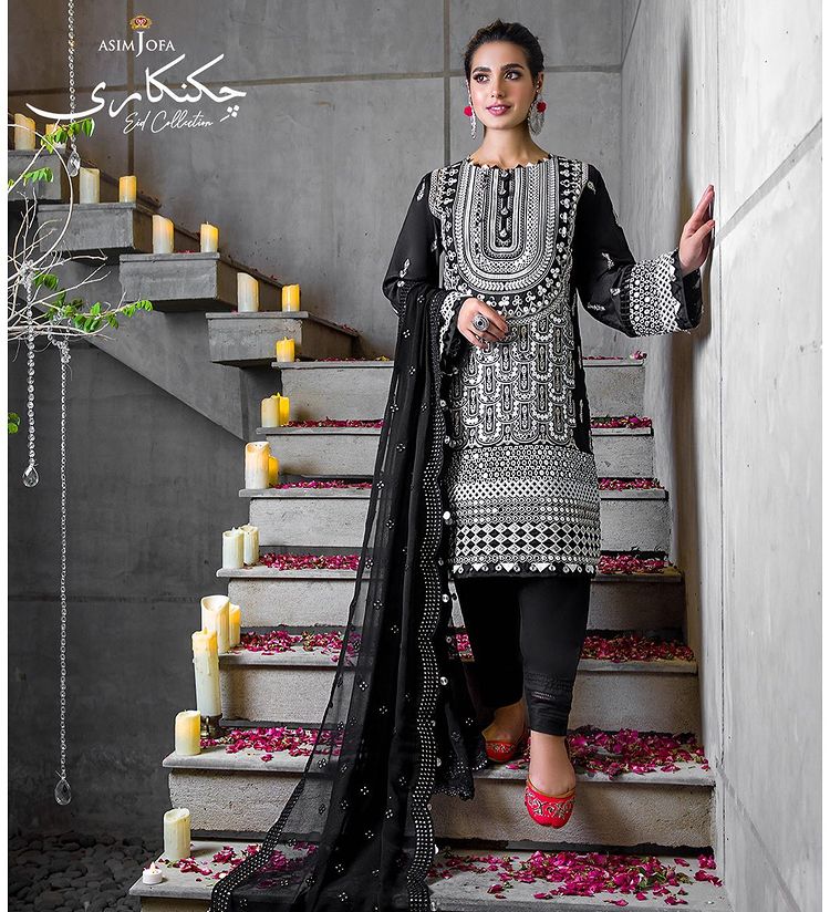 Iqra Aziz Shines In Asim Jofa Chikankari Eid Collection