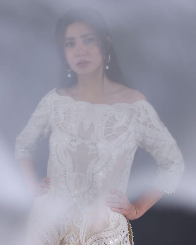 Mahira Khan's Beautiful Promotion Looks For Quaid E Azam Zindabad