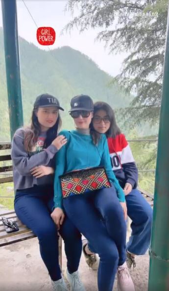 Natasha Hussain And Family Enjoying Vacations In Nathia Gali