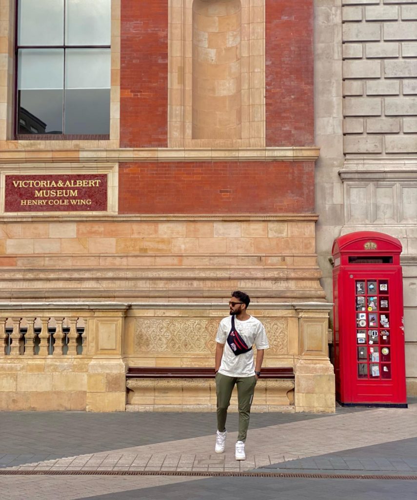 Zara Noor Abbas And Asad Siddiqui Holidaying In London