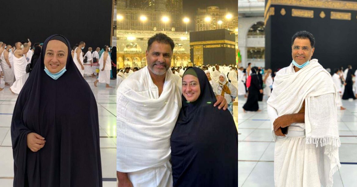 Waqar Younis Umrah Pictures with his Family