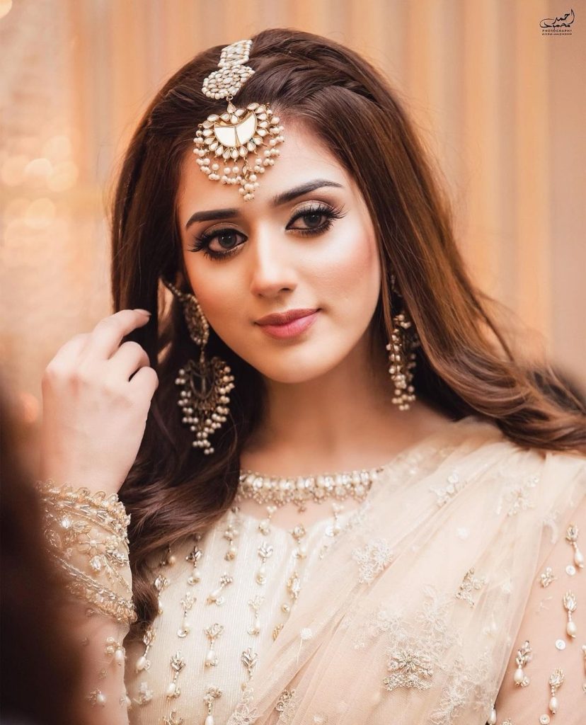 Jannat Mirza Adorable Pictures with Beau from Sister's Engagement