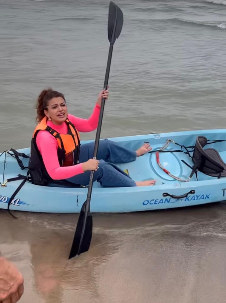 Zara Noor Abbas’ Hilarious Kayaking Experience In Toronto