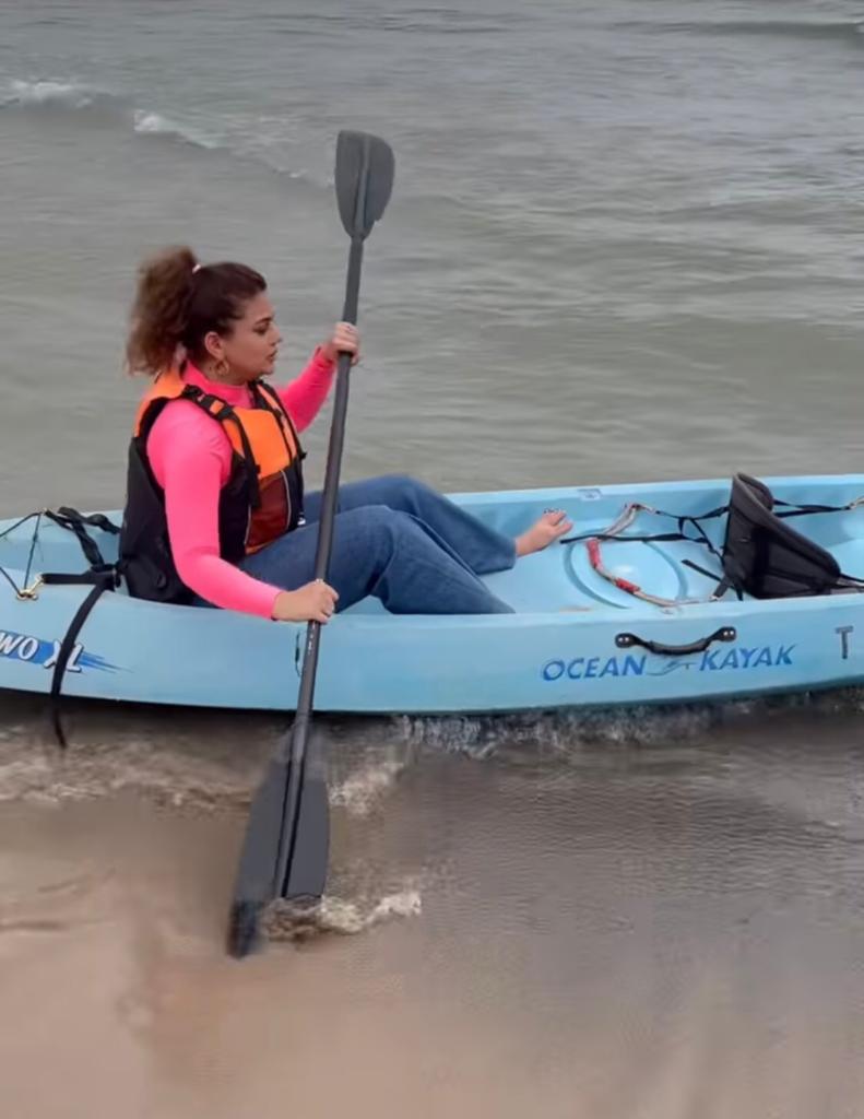 Zara Noor Abbas’ Hilarious Kayaking Experience In Toronto