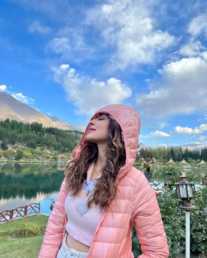 Actress Azekah Daniel Enjoys In Beautiful Skardu Valley