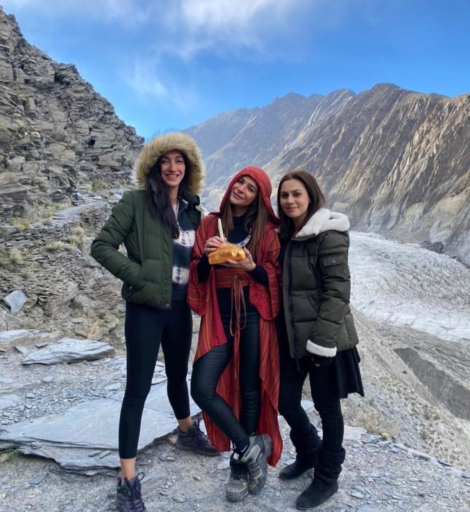 Ayesha Omar's Scenic Trip To Hunza With Friends