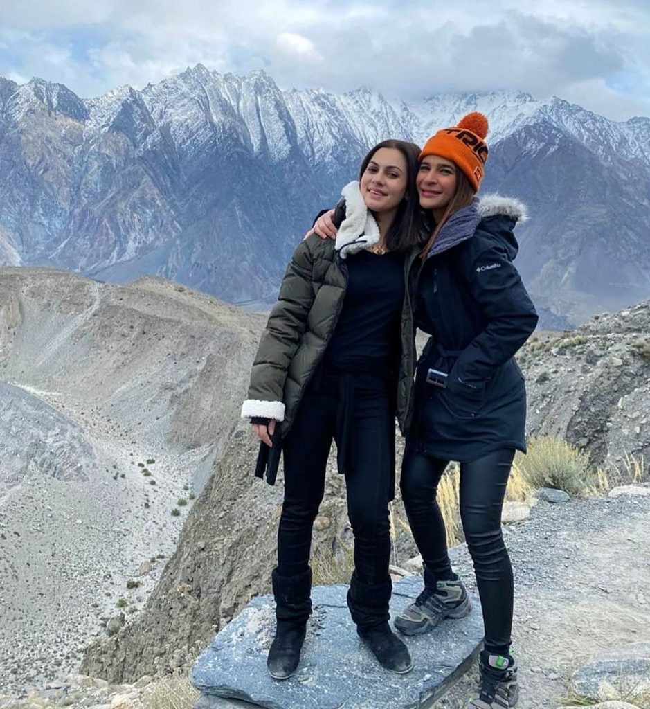 Ayesha Omar's Scenic Trip To Hunza With Friends