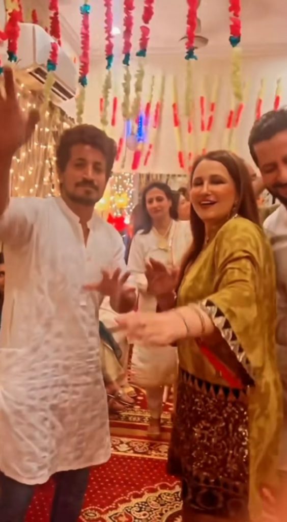 Public Criticizes Saba Faisal's Dance With Sons