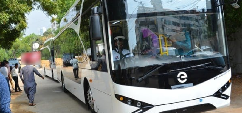 check:-electric-buses-in-karachi-hit-karachi-roads