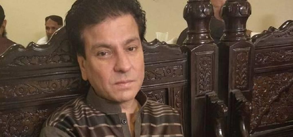 stage-comedian-performer-tariq-teddy-passes-away-in-lahore