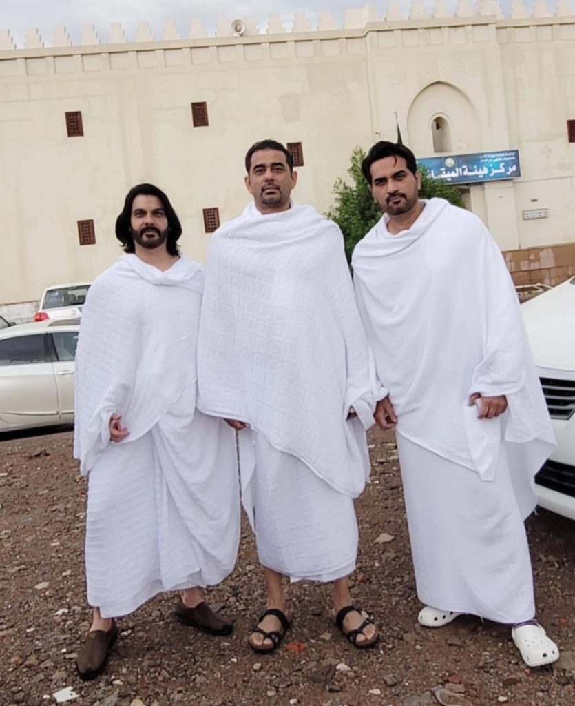 Humayun Saeed In Saudi Arabia for Umrah - Pictures