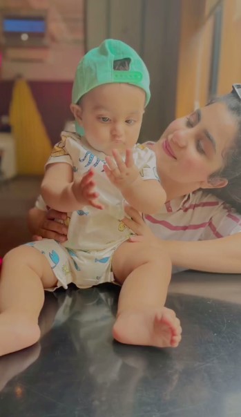 Sohai Ali Abro Shares Beautiful Pictures Of Her Baby Girl