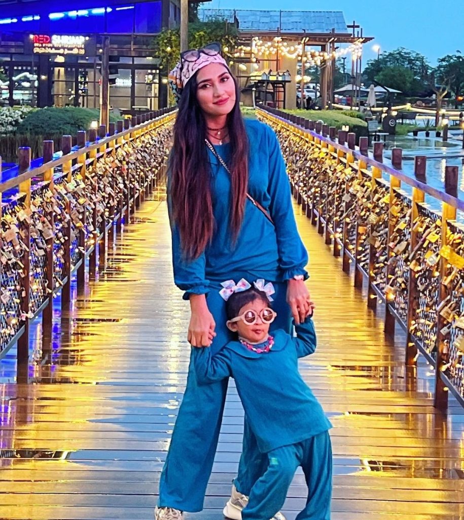 Hassan Ali Wife and Daughter New Pictures from Dubai