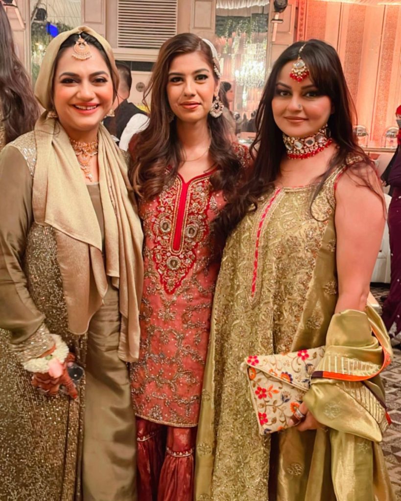 Juvaria Abbasi New Pictures With Daughter from Friend's Wedding