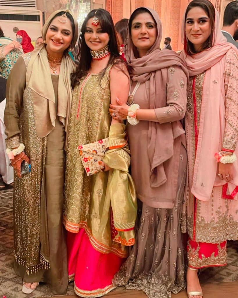 Juvaria Abbasi New Pictures With Daughter from Friend's Wedding