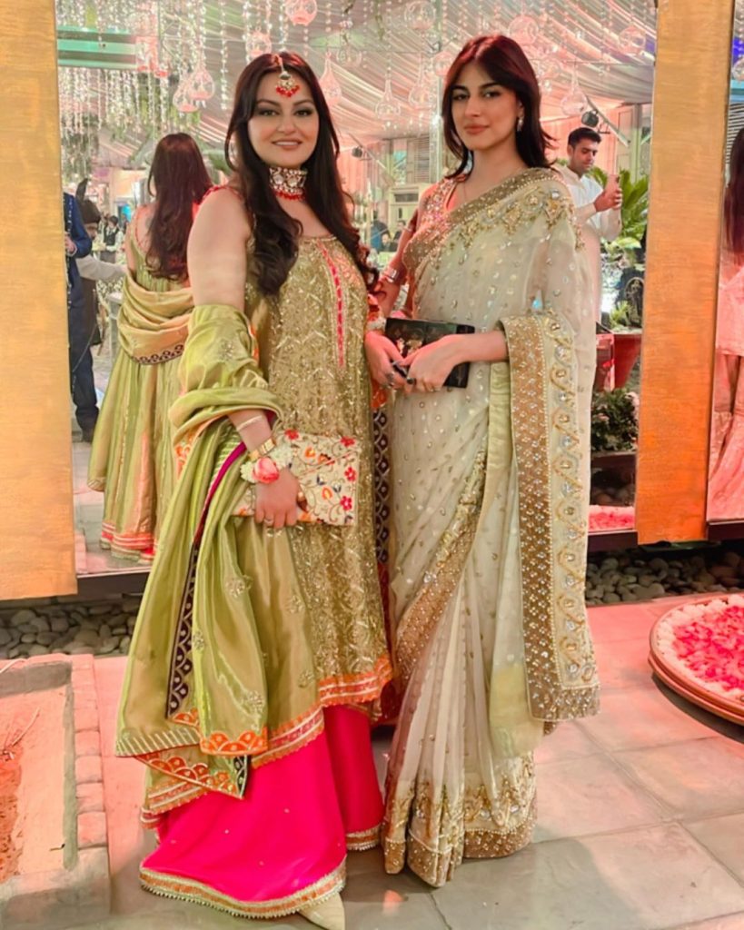 Juvaria Abbasi New Pictures With Daughter from Friend's Wedding