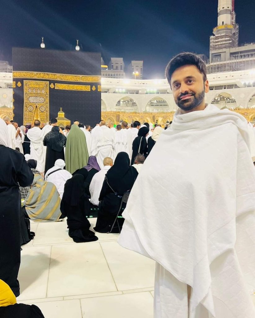 Waseem Badami New Umrah Pictures with His Son