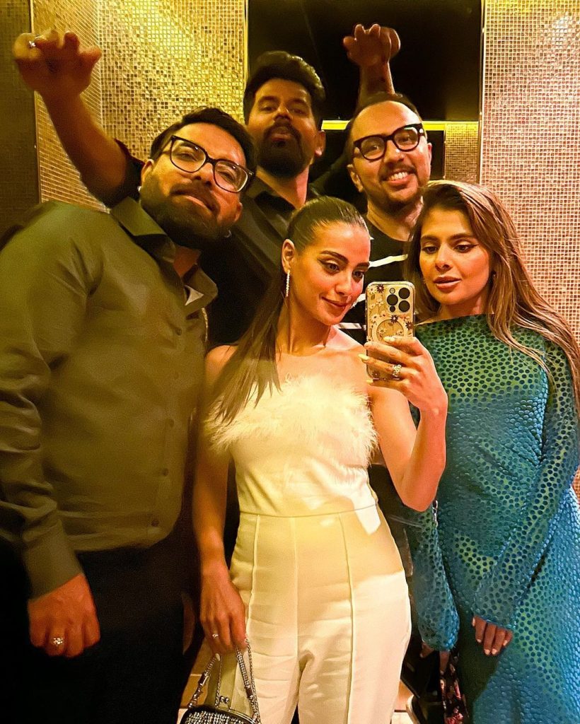 Iqra Aziz And Yasir Hussain In Bangkok With Friends