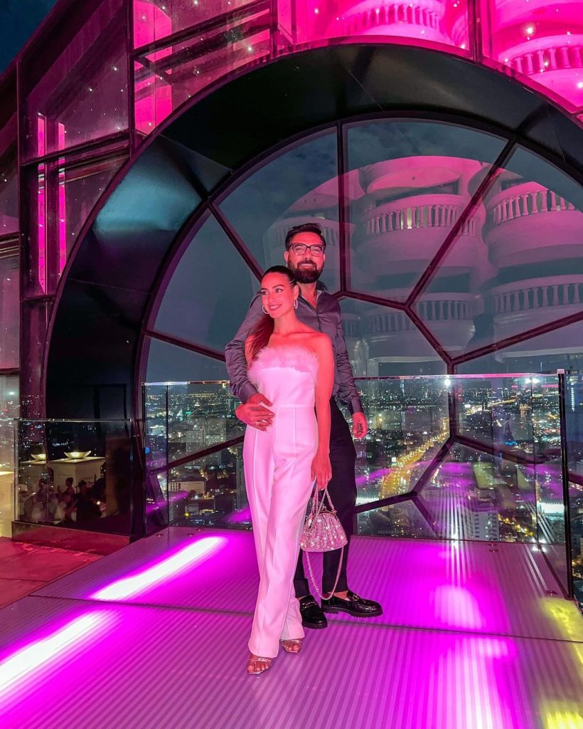 Iqra Aziz And Yasir Hussain In Bangkok With Friends