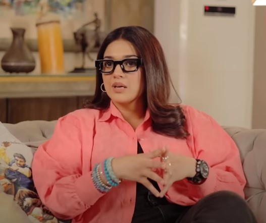 How Sanam Jung's Husband Helped Her Fight Body Shaming