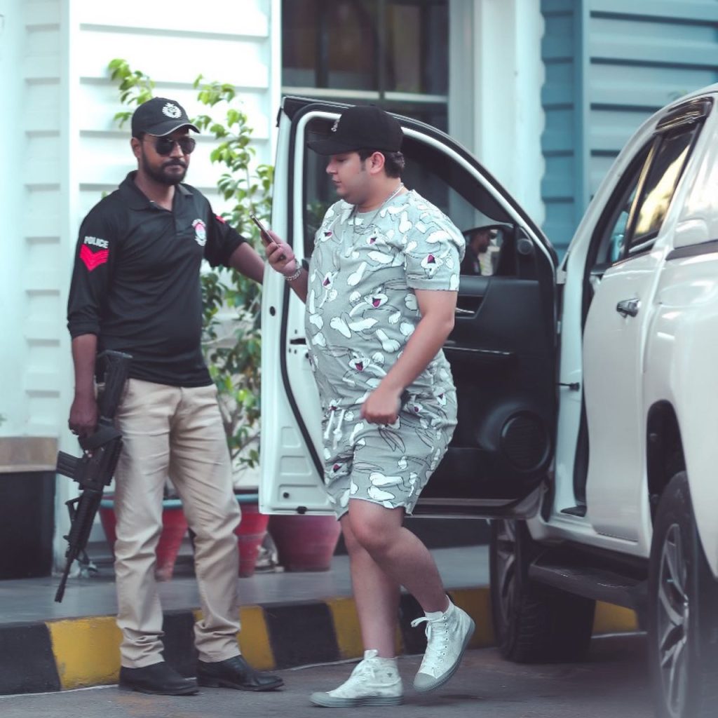 Assistant Commissioner Karachi Stuns Everyone With His Style