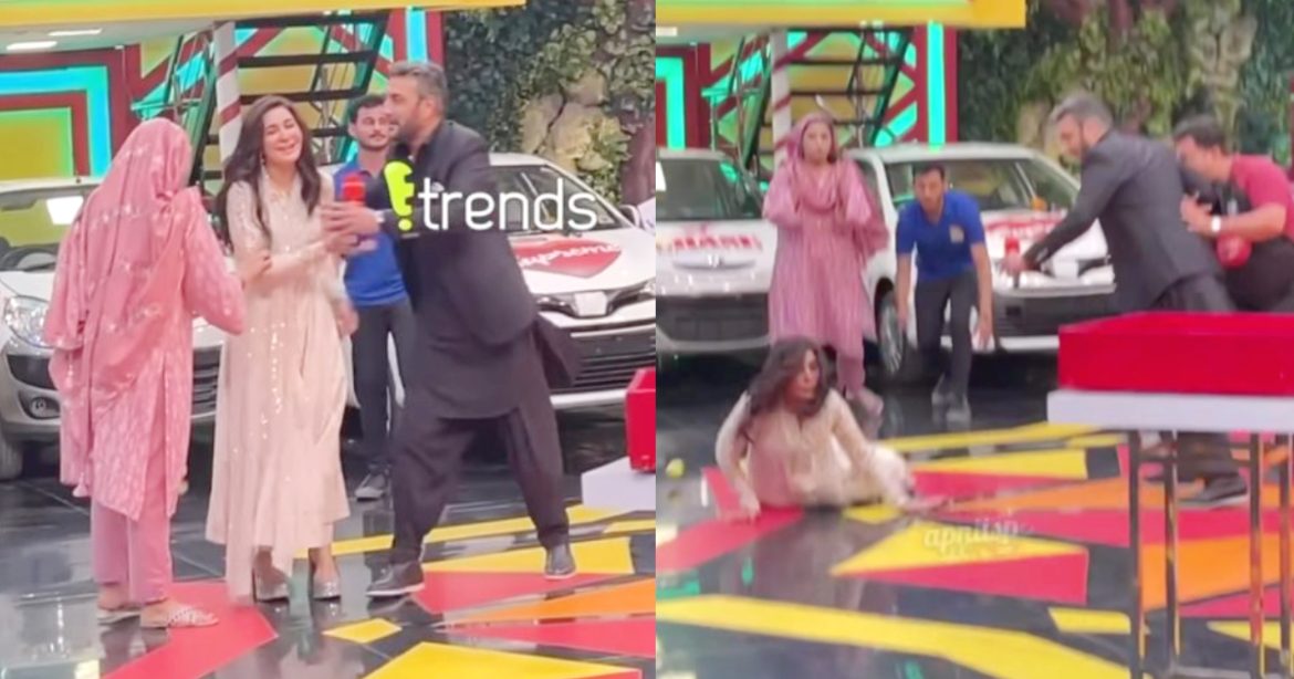 Shaista Lodhi Falls Down Badly While Playing Game In Jeeto Pakistan