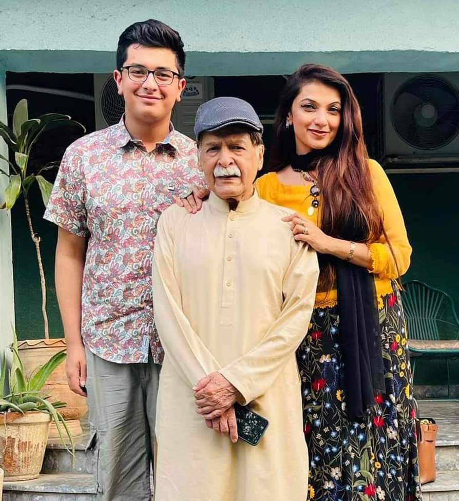 Unseen Family Pictures of Qavi Khan