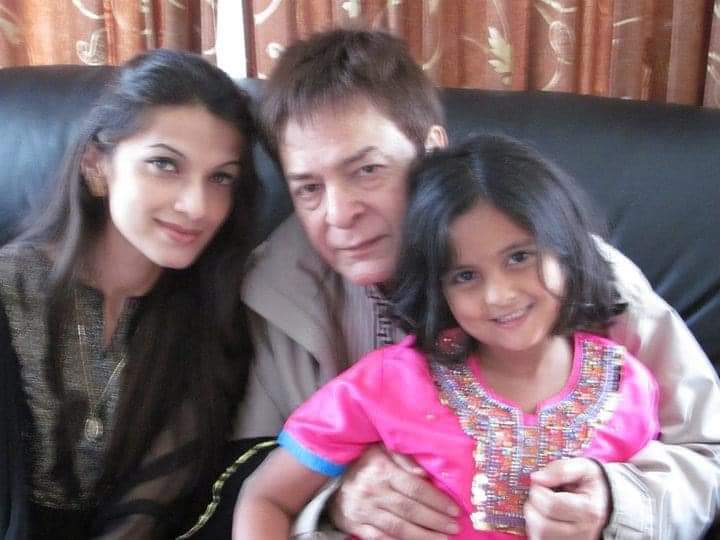 Unseen Family Pictures of Qavi Khan