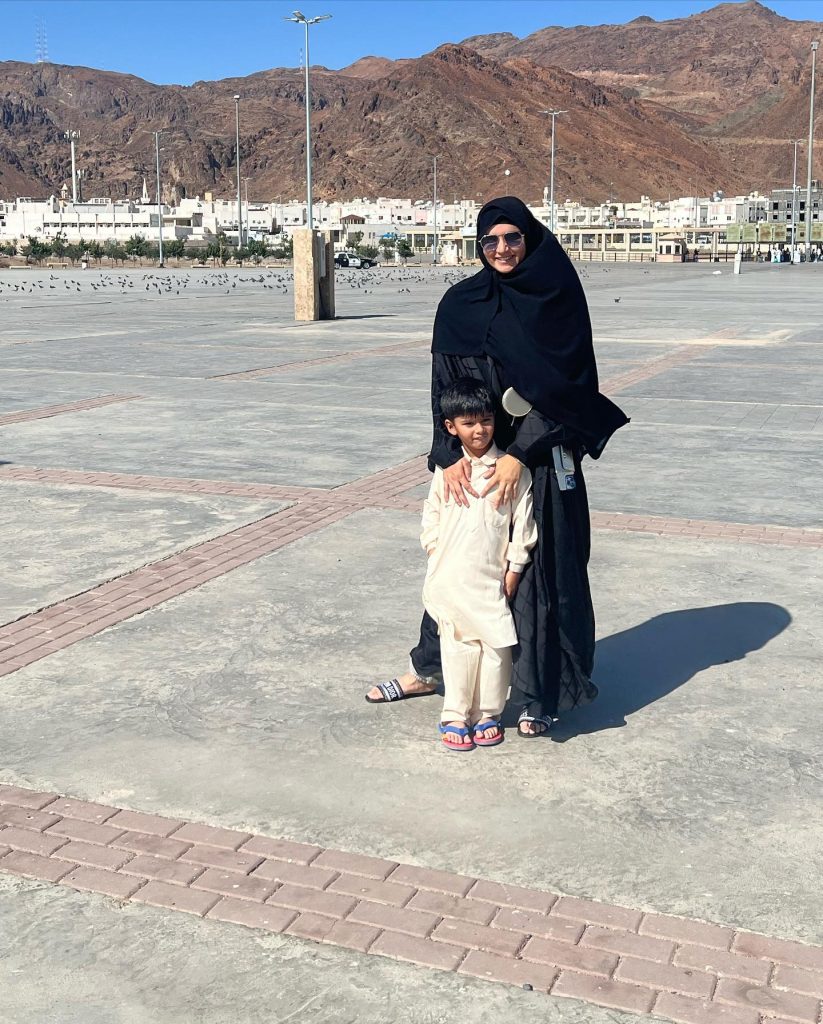 Sania Mirza Pictures From Madina With Family