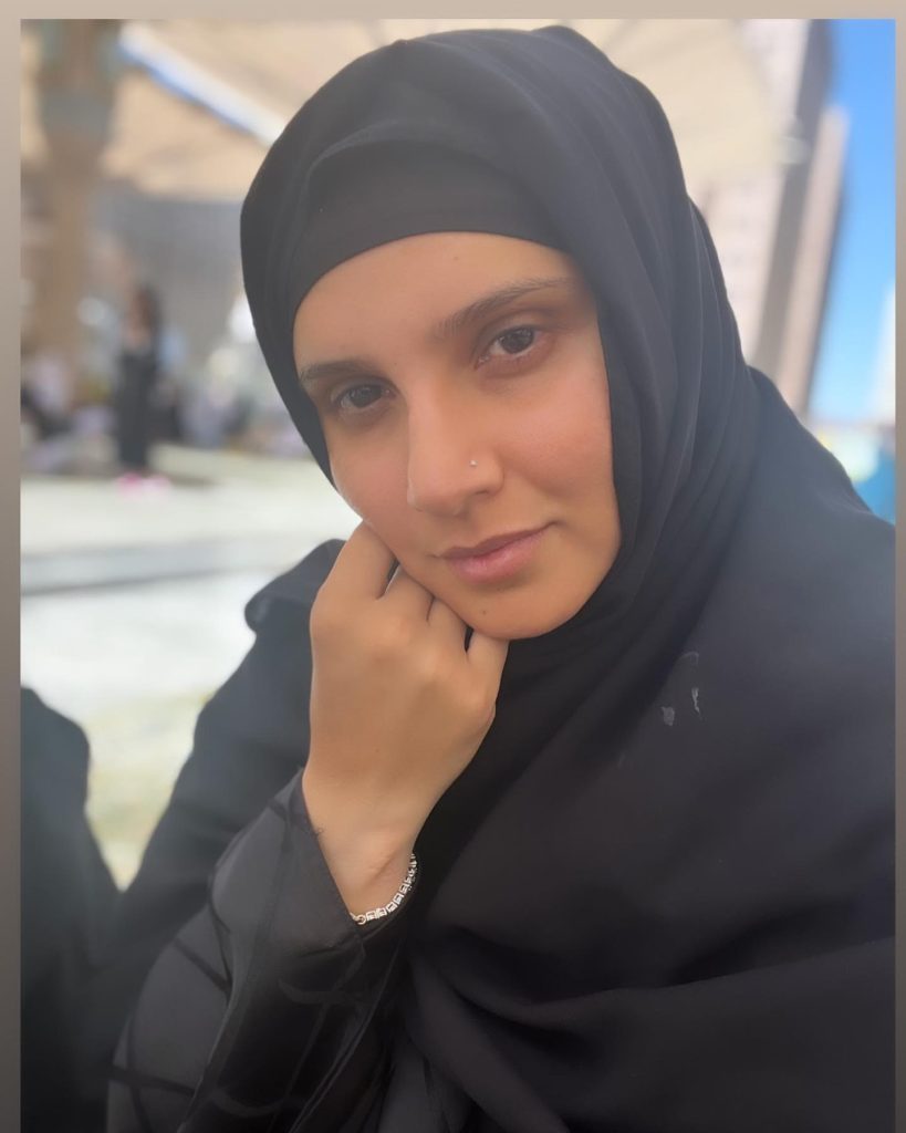 Sania Mirza Pictures From Madina With Family