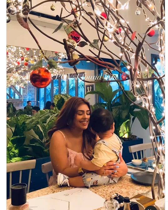 Anumta Qureshi Beautiful Latest Clicks With Son