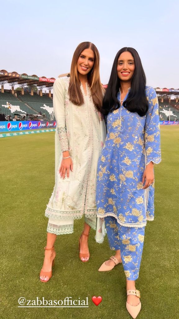 PSL Host Erin Holland Is A Big Fan Of Pakistani Dresses