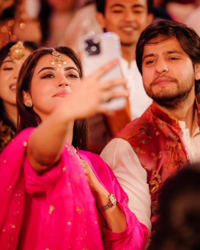 Hiba Bukhari And Arez Ahmed's Beautiful Pictures From A Family Wedding