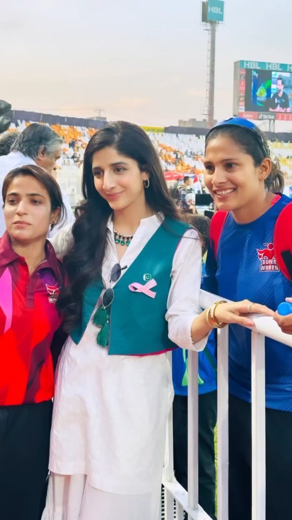 Pakistani Celebrities Support Women PSL Matches