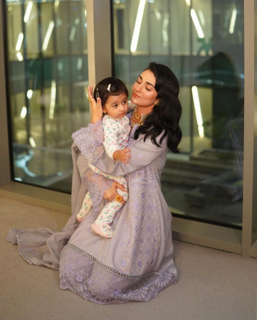 Sarah Khan Latest Beautiful Pictures With Baby Alyana Falak