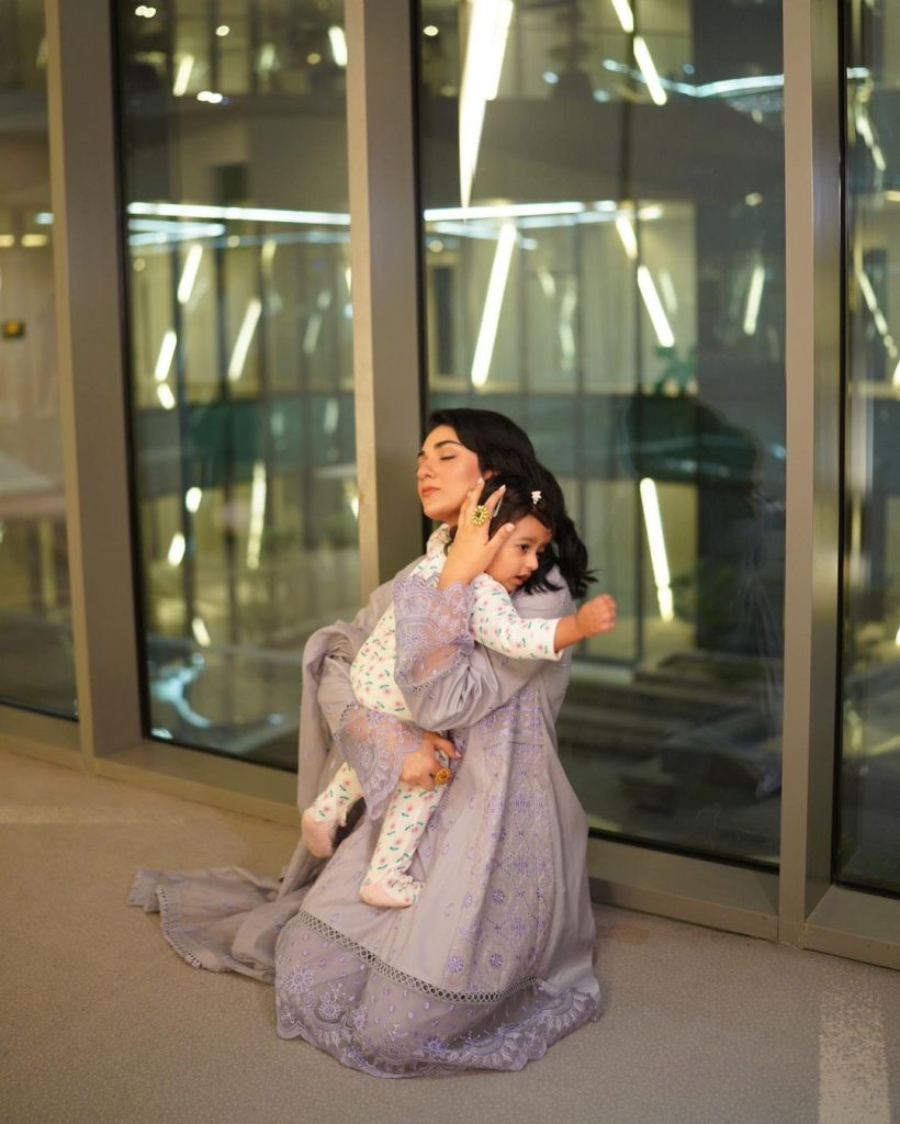 Sarah Khan Latest Beautiful Pictures With Baby Alyana Falak