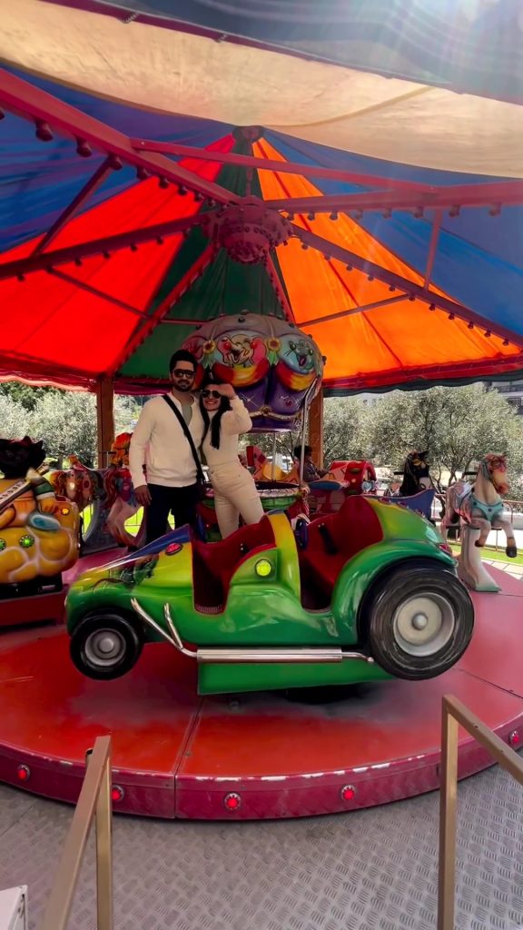 Ayeza Khan And Danish Taimoor Take Their Kids To Amusement Park