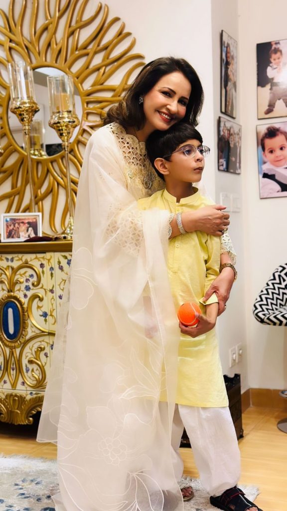 Saba Faisal Shares Beautiful Family Pictures From Eid