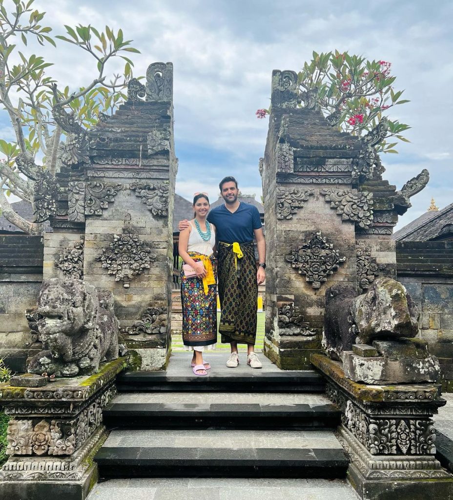 Sunita Marshall And Hassan Ahmed Visit Waterfall In Bali