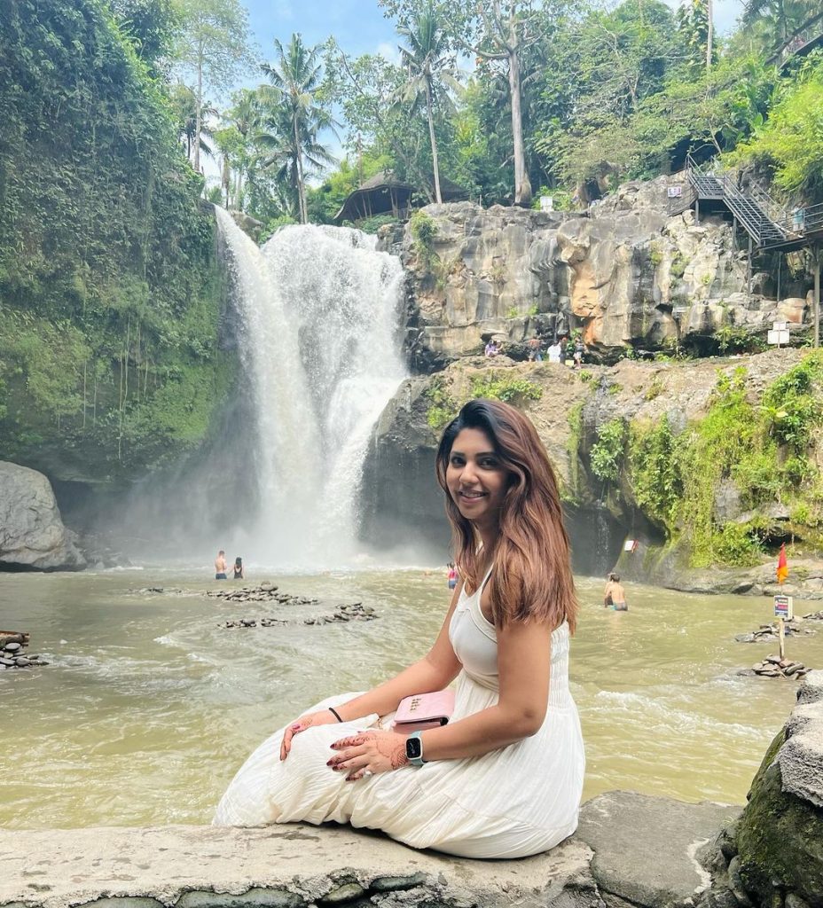Sunita Marshall And Hassan Ahmed Visit Waterfall In Bali